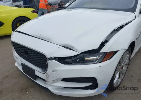 2020 Jaguar Xe S Awd Automatic z USA, uszkodzony, nr VIN SAJAJ4FX2LCP58536